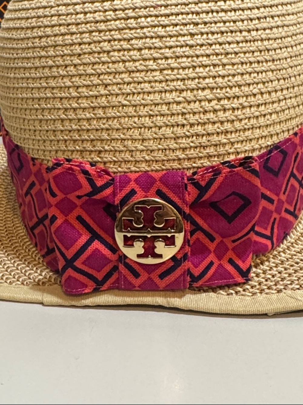 Stylish Hat Tan Sun with Pink Band Tory Burch and Goldtone charm logo UPF 50+ - Picture 3 of 11